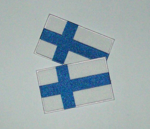 OMT-03 Suomen lippu 2kpl (brodeerattu)15x9,5